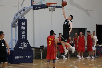 太阳成集团tyc411在第二届全民运动会篮球比赛中迎“篮”而上，乘风破浪！